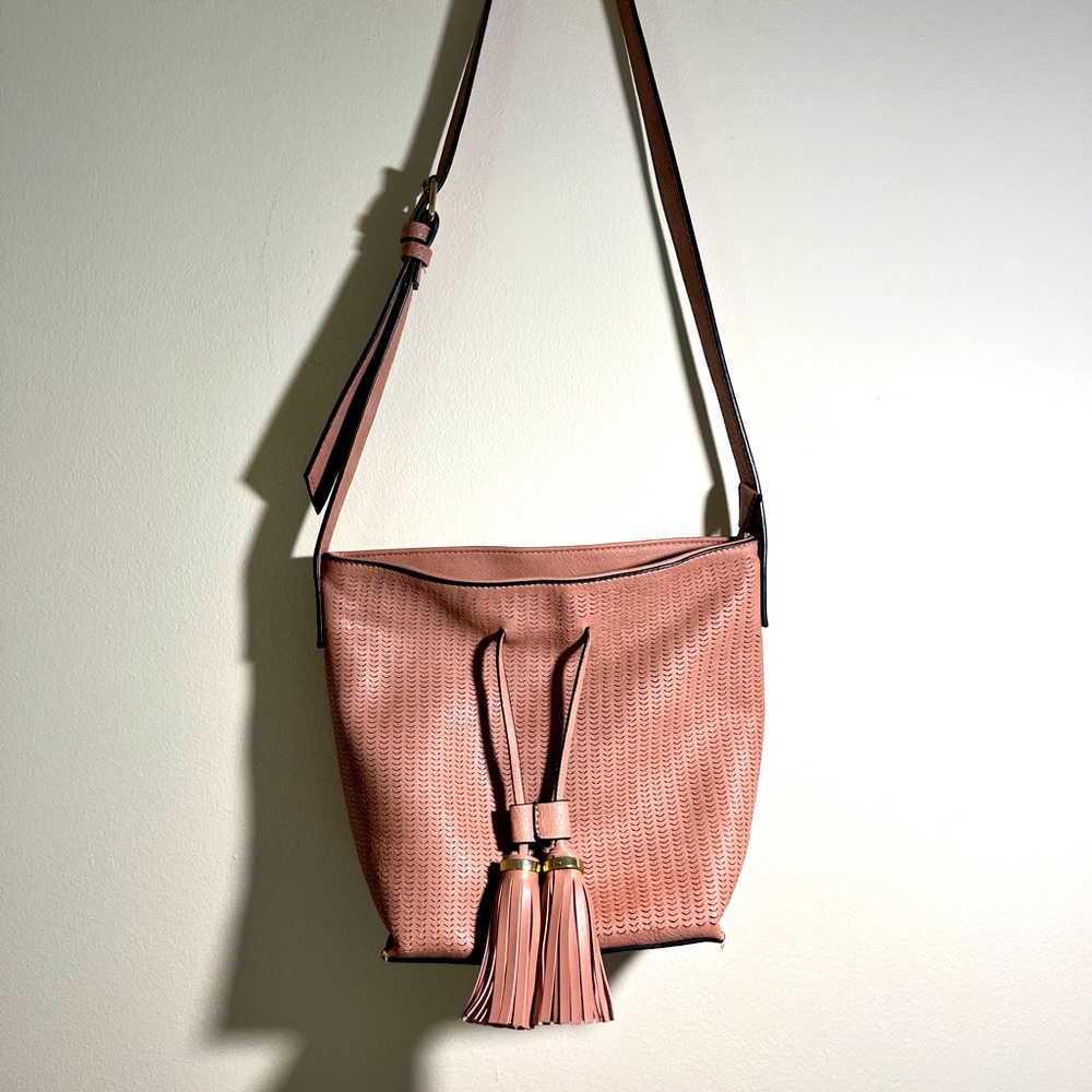 Shoulder bag with tassels